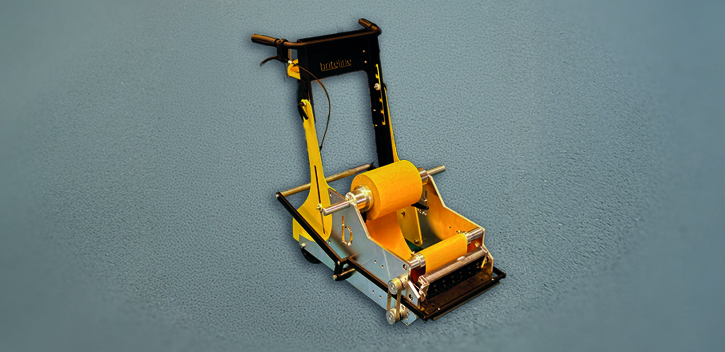 Brite-Line Folienverlegegerät zur einfachen und präzisen Verlegung von Fahrbahnmarkierungsfolien auf Asphalt und Beton.